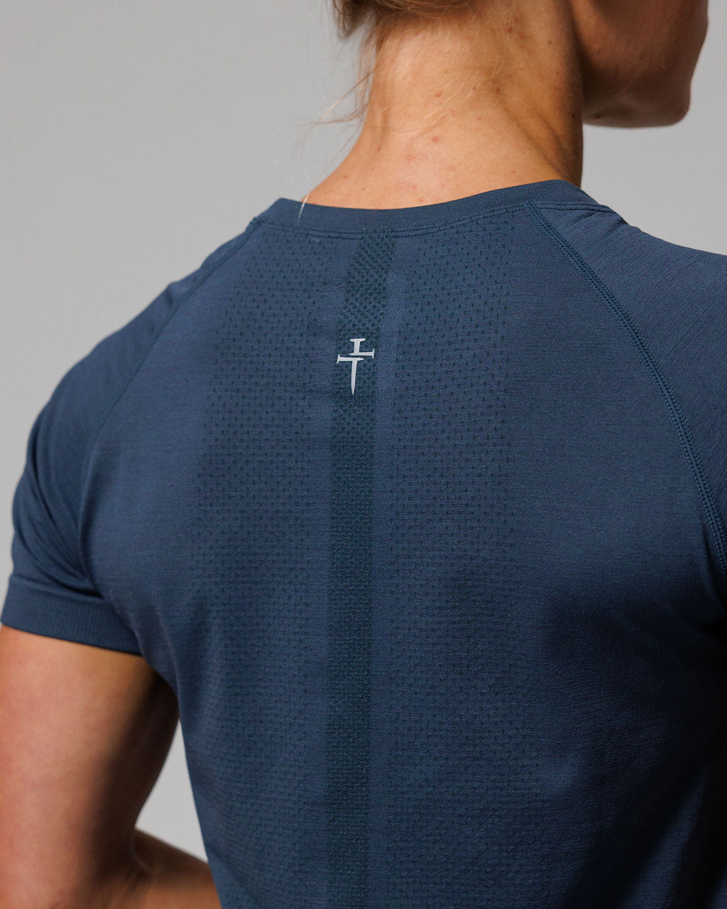 Women's Seamless Tee "Minimal" - Midnight Navy